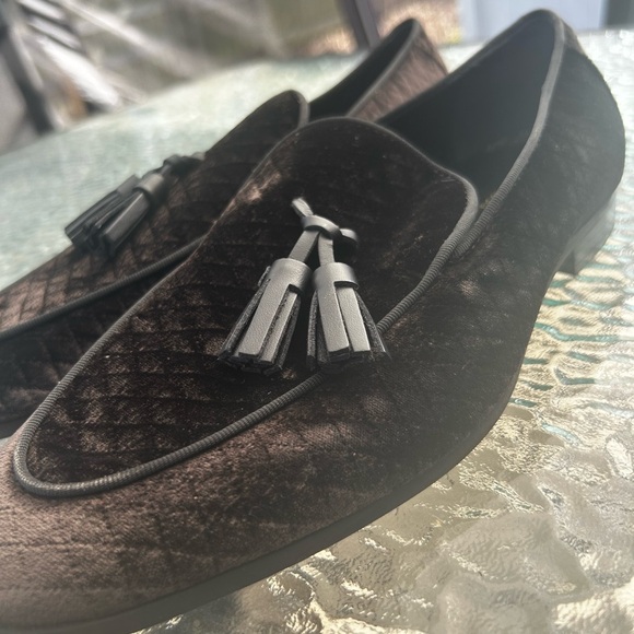 Kurt Geiger Elegant Brown Velvet Top Loafers with Tassels - Picture 1 of 3